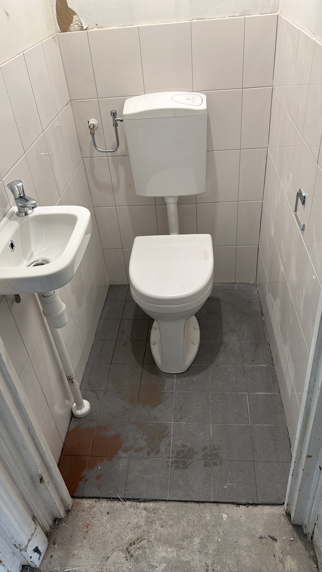 Sanitair — Toiletruimte met fontein vernieuwd